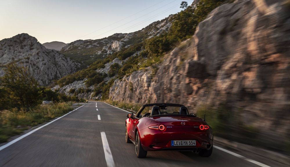 Por ahora, Mazda cree que el Mazda MX-5 tiene sentido Por ahora, Mazda cree que el Mazda MX-5 tiene sentido