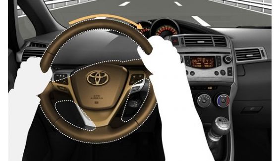 El sistema de dirección eléctrica activa elimina las vibraciones al volante del Toyota Verso. El sistema de dirección eléctrica activa elimina las vibraciones al volante del Toyota Verso.